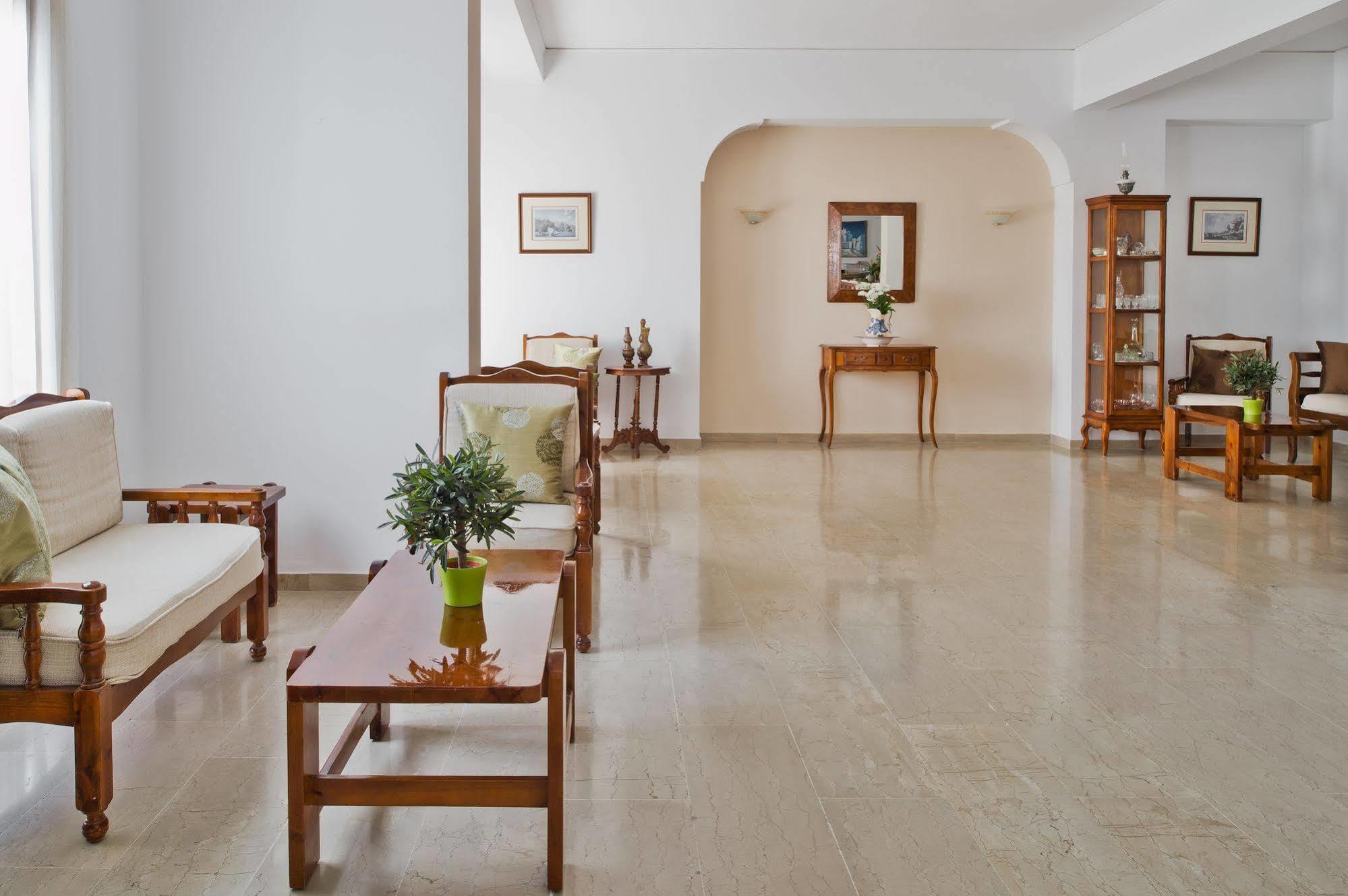 Makarios Hotel Kamári Esterno foto