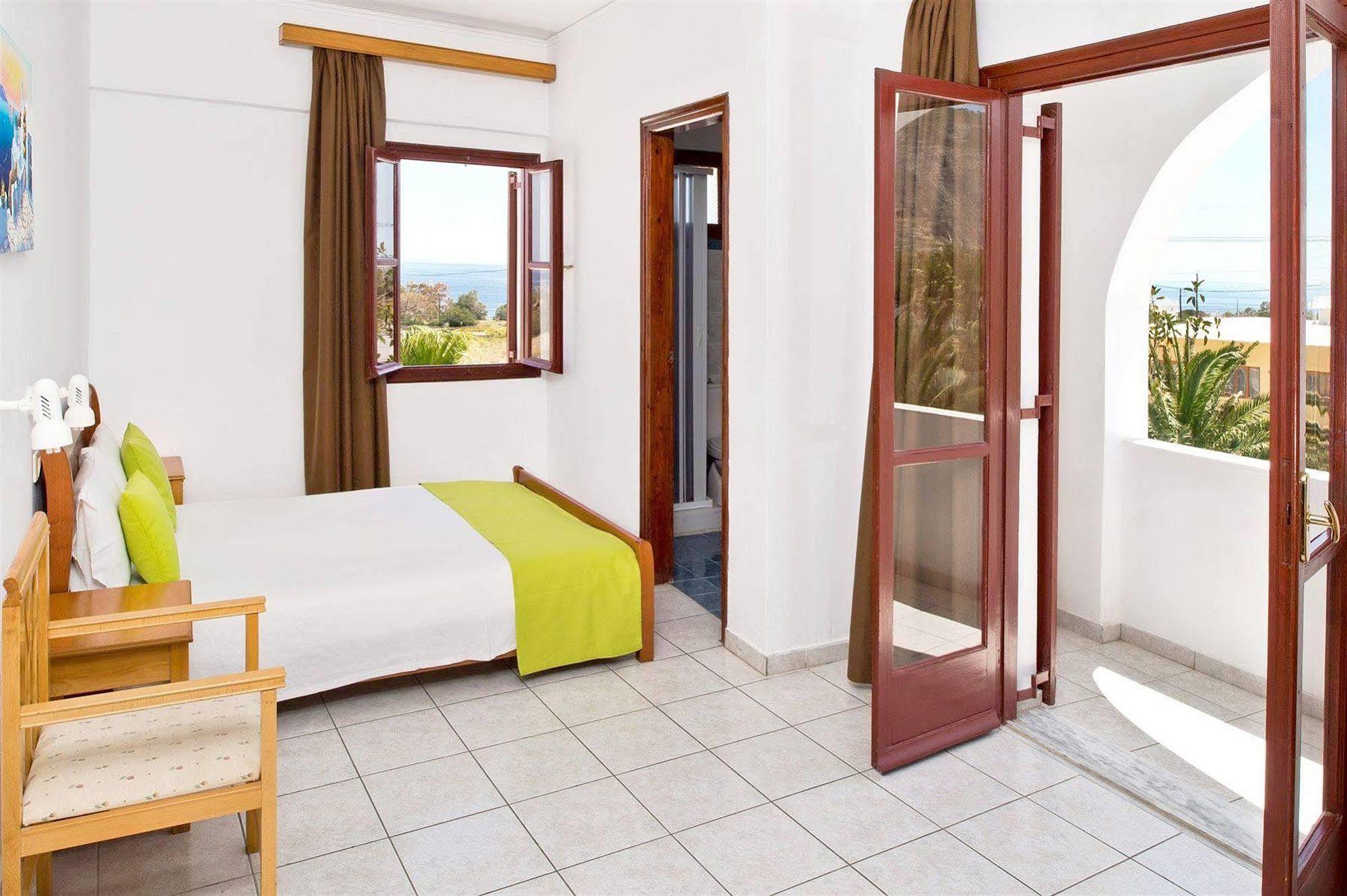 Makarios Hotel Kamári Esterno foto